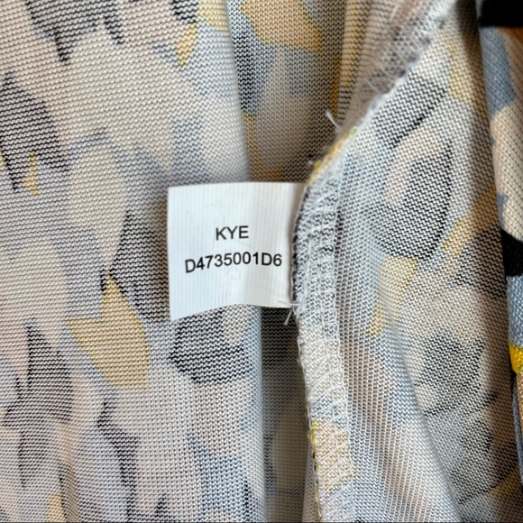 Diane von Furstenberg 100% Silk Kye Wrap Dress - Size 8 - Picture 6 of 8